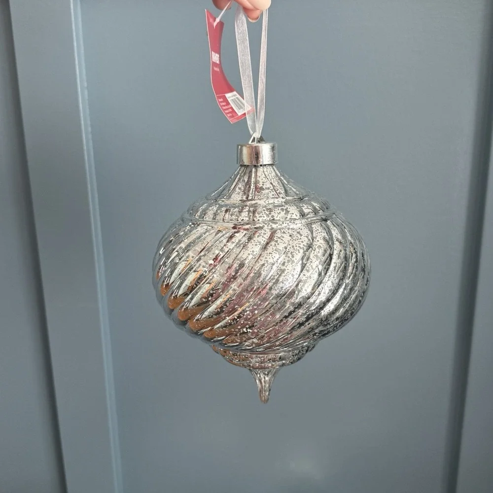 NWT Set of 3 Silver Mercury Glass Finish Shatter Resist Finial Ornaments 6